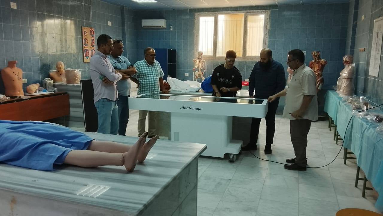 زيارة المهندسين المتابعين لعمل الأجهزة وصيانتها للوقوف على مدى جاهزية الأجهزة والمتابعة الدورية لشغلها